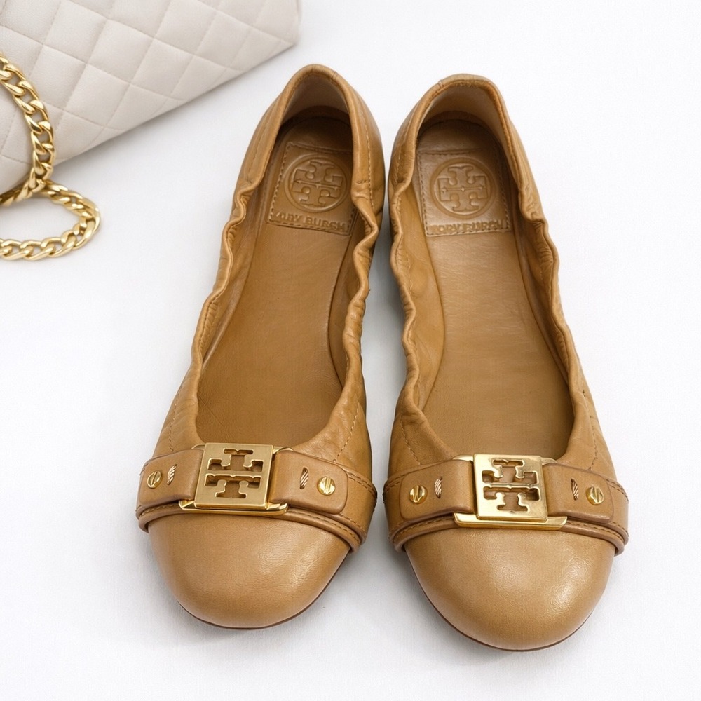 Tory Burch Ambrose Gold Logo Reva Cap Toe Ballet Flats Classic Tan Leather‎ 5.5